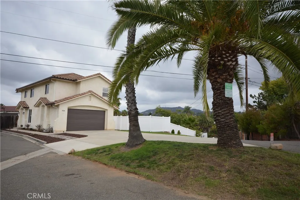 https://cdn.realtyfeed.com/cdn/127/306572213/bc5882e5f32876601549f7686c9c4c35.webp