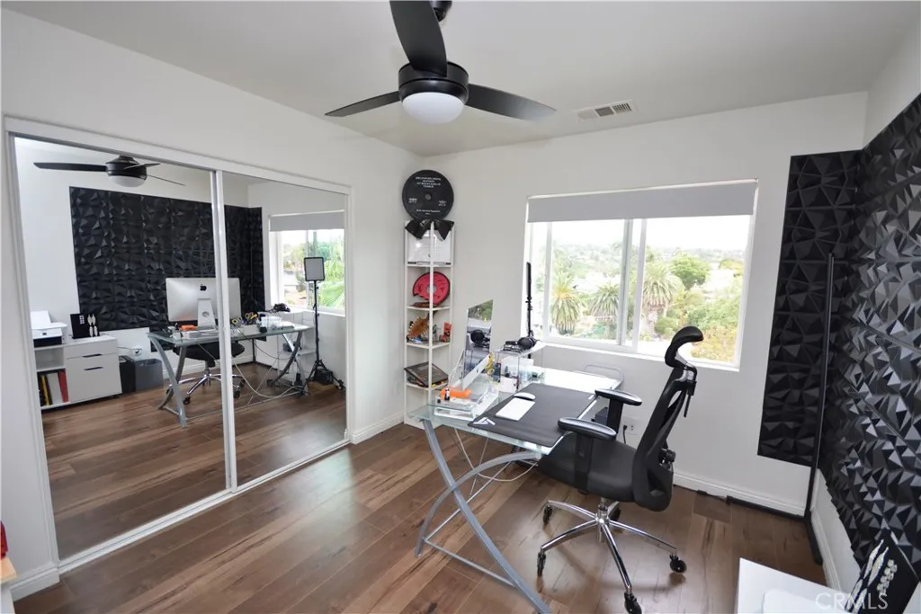 https://cdn.realtyfeed.com/cdn/127/306572213/c1eec767b5ce2e01b5f754cc15da6e90.webp