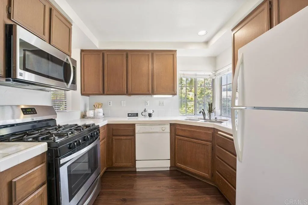 https://cdn.realtyfeed.com/cdn/127/306572215/b72a63716f7241565eae16322d844ba7.webp