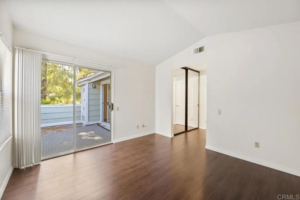 https://cdn.realtyfeed.com/cdn/127/306572215/eeadd6b9db9230103d7b0ea0defff5db.webp