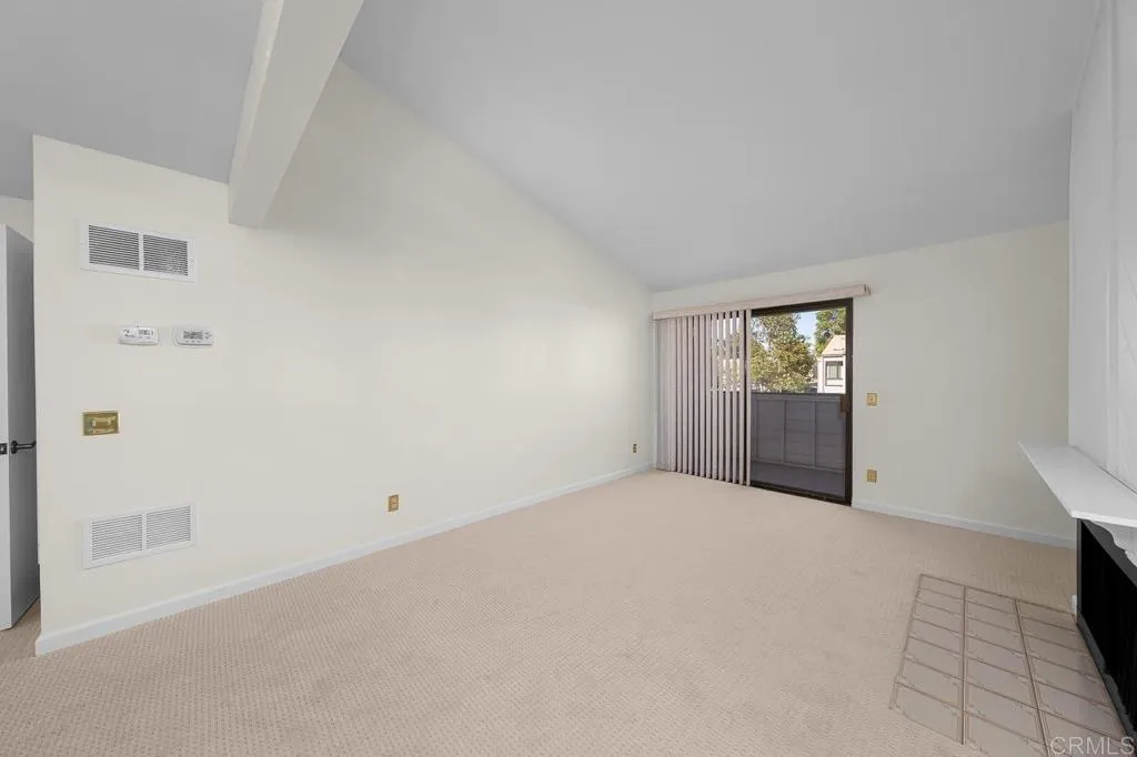 https://cdn.realtyfeed.com/cdn/127/306572222/704a948d84ba79bb3dd48f46550cb109.webp