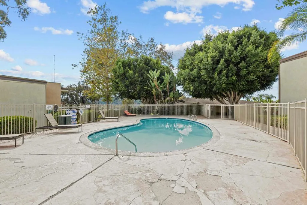 https://cdn.realtyfeed.com/cdn/127/306572269/40f23f3444b64f5655f2b56c19adda36.webp