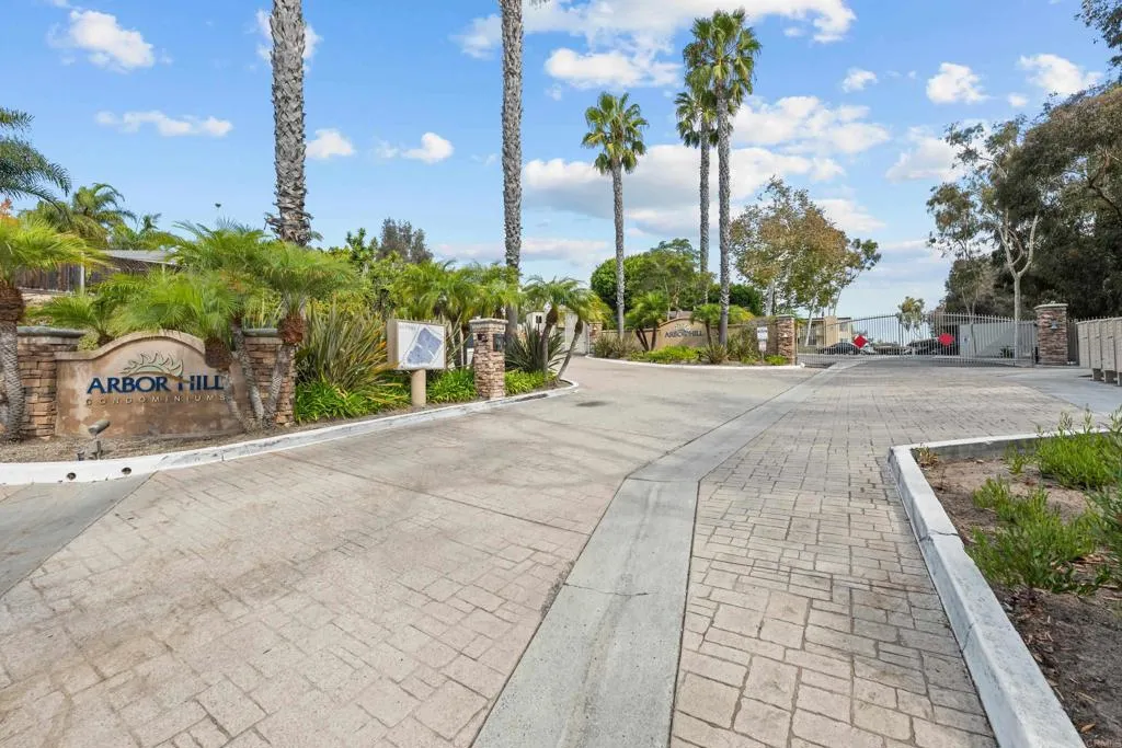 https://cdn.realtyfeed.com/cdn/127/306572269/c76e51b6acff510e615586ccabbd3cc4.webp