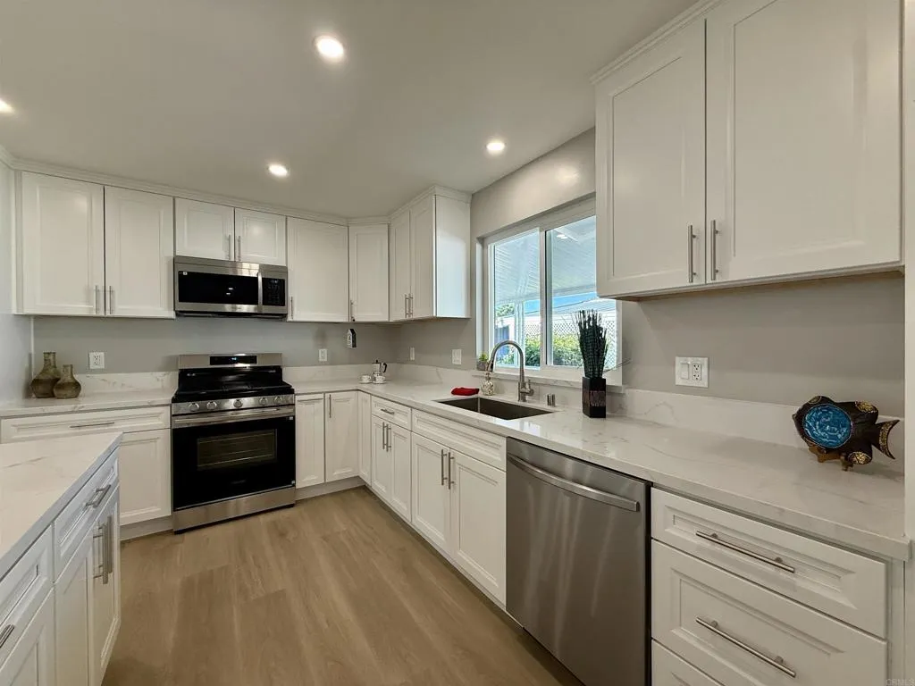 https://cdn.realtyfeed.com/cdn/127/306572306/6513dc617d5068c7203819de472fc4fc.webp