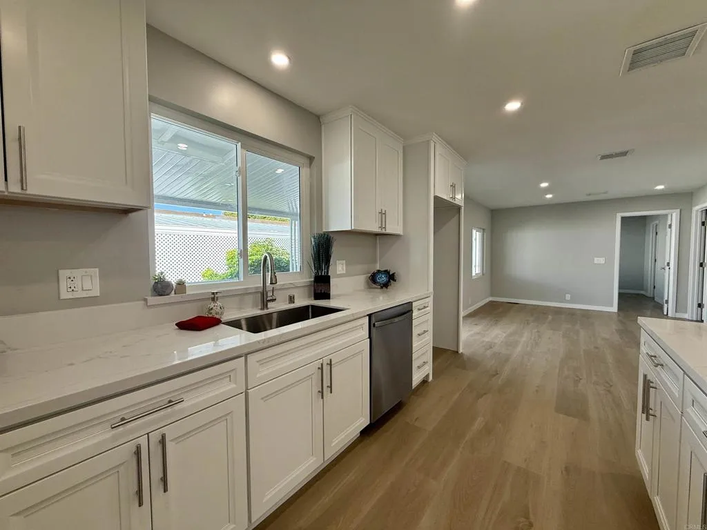 https://cdn.realtyfeed.com/cdn/127/306572306/723019cb83efc78d1e44b5424f4f2302.webp