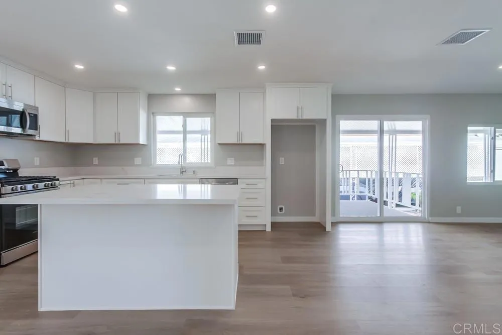 https://cdn.realtyfeed.com/cdn/127/306572306/fd1971c3b222e942352f7f94ca588c76.webp