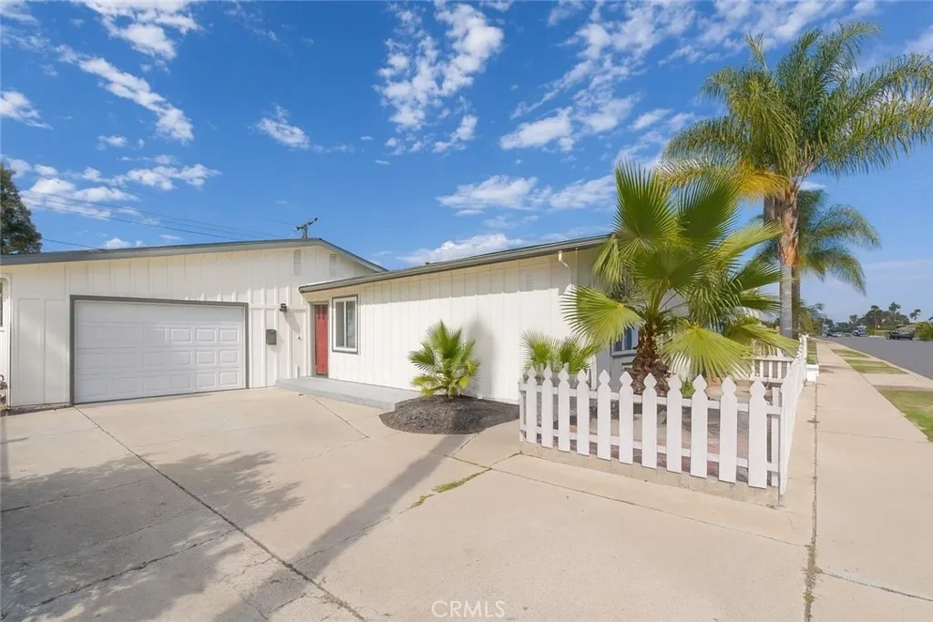 https://cdn.realtyfeed.com/cdn/127/306572313/00a01107df90994a081083d38a3eacf2.webp