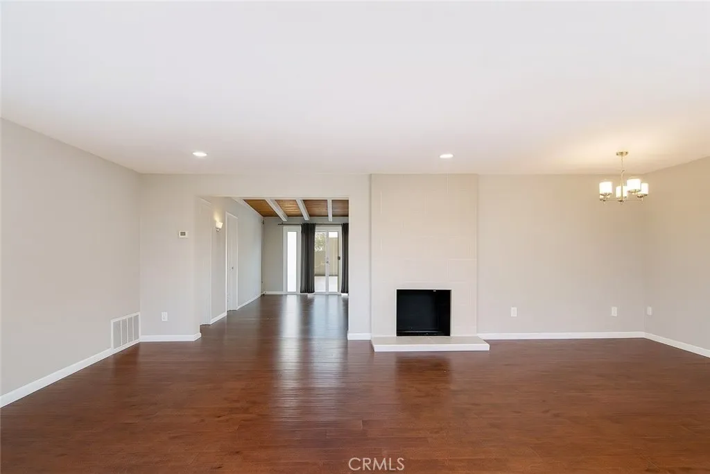 https://cdn.realtyfeed.com/cdn/127/306572313/8c755281c2d5e7e7069b0e833898e09d.webp