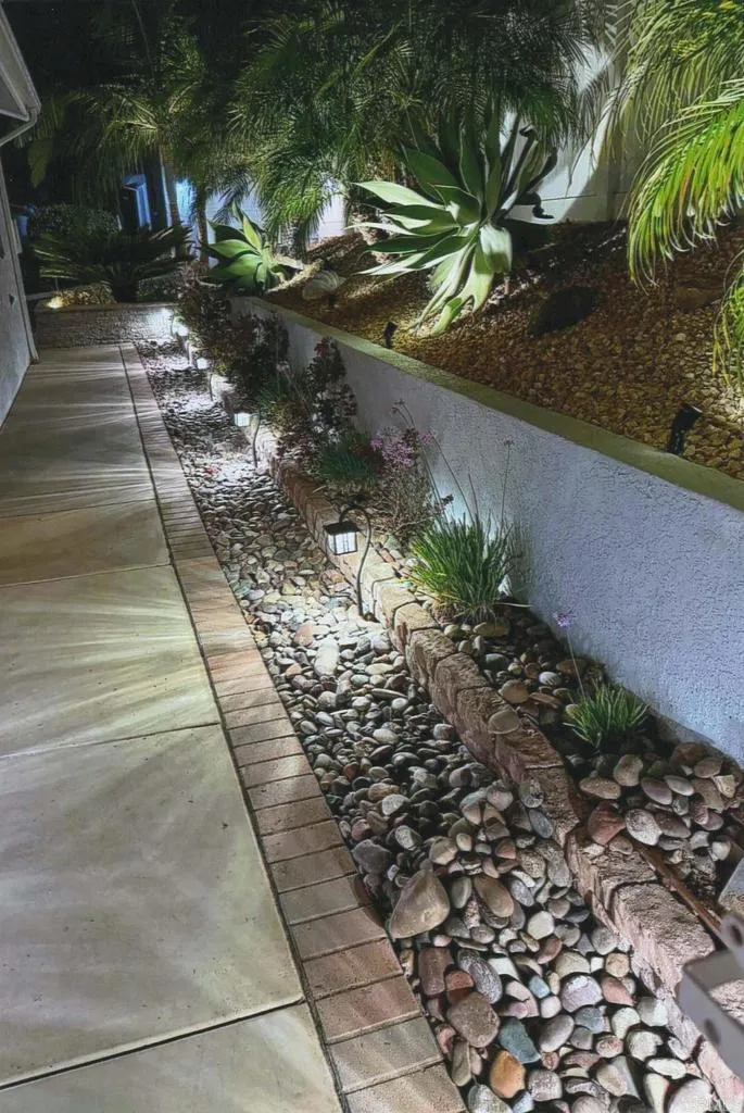 https://cdn.realtyfeed.com/cdn/127/306572356/e865f7d6a2b3d4c728f974c60168b410.webp