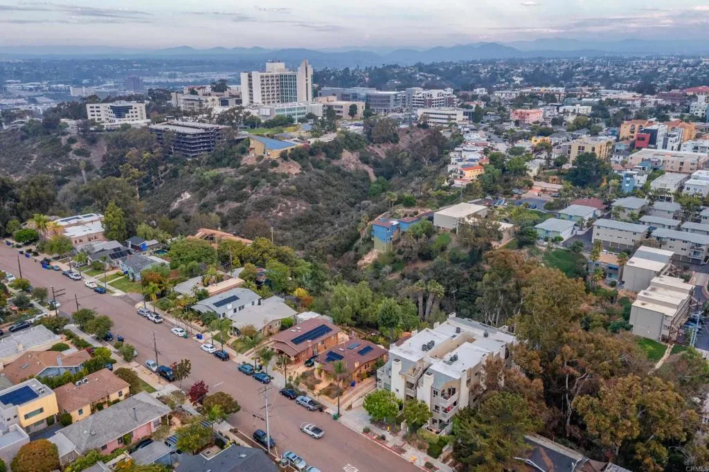 https://cdn.realtyfeed.com/cdn/127/306572374/11a57bea881abe0dec0c723214bfa7ce.webp