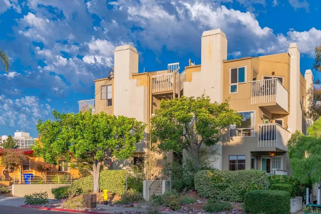 https://cdn.realtyfeed.com/cdn/127/306572374/2e05a9987b70a5340806bd7cc834d8cd.webp