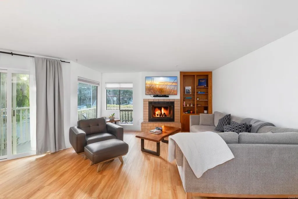 https://cdn.realtyfeed.com/cdn/127/306572374/511fa6b160e8e4b1a6c4b0903095ea02.webp