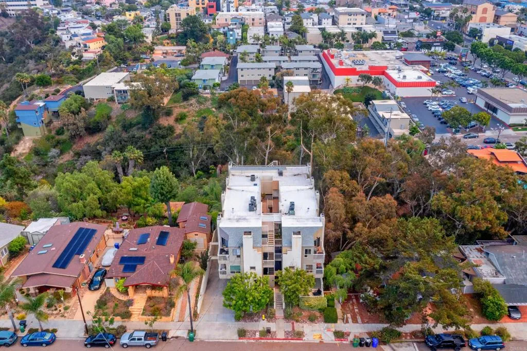https://cdn.realtyfeed.com/cdn/127/306572374/5a75594de70a65b471f1f00a9f1d5c0b.webp