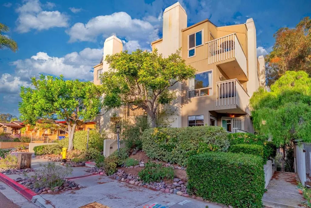 https://cdn.realtyfeed.com/cdn/127/306572374/7f0245e6d31d741ba4c7820b03f541d8.webp