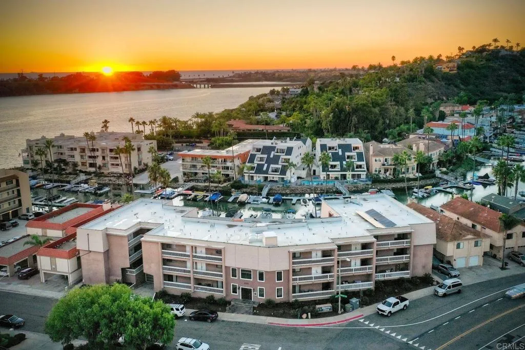 https://cdn.realtyfeed.com/cdn/127/306572392/085c8adbfdc5154c3a841e626e82e45b.webp