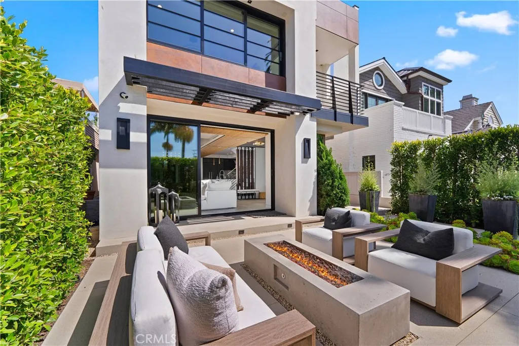 Corona Del Mar, CA 92625