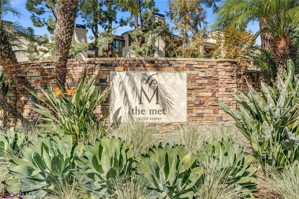 Woodland Hills, CA 91367