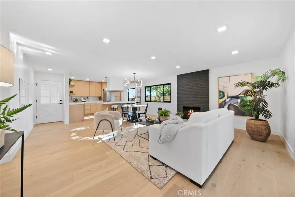 https://cdn.realtyfeed.com/cdn/127/306572444/64fe0635f9e94f6565c4f2247f2c0e4e.webp