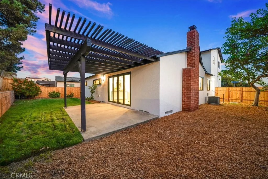 https://cdn.realtyfeed.com/cdn/127/306572444/afb01ceb4cc0a66ebae1a0dec99beee7.webp