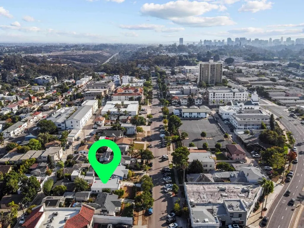 https://cdn.realtyfeed.com/cdn/127/306572457/f4c13ad4bd1ce96937790c1684535c08.webp