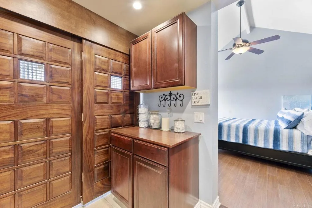 https://cdn.realtyfeed.com/cdn/127/306572461/c9bcb5a31e52a51e917f4f2aad25c272.webp