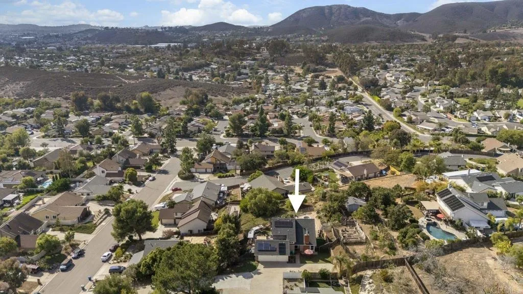 https://cdn.realtyfeed.com/cdn/127/306572461/efcb63d1726b4afc1e34b49e5c32dd7a.webp