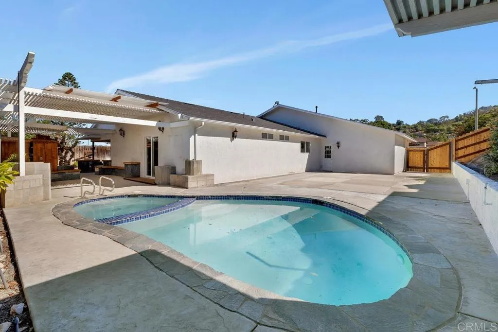 https://cdn.realtyfeed.com/cdn/127/306572519/43319ba0f532b679a169cafadae6b9f5.webp