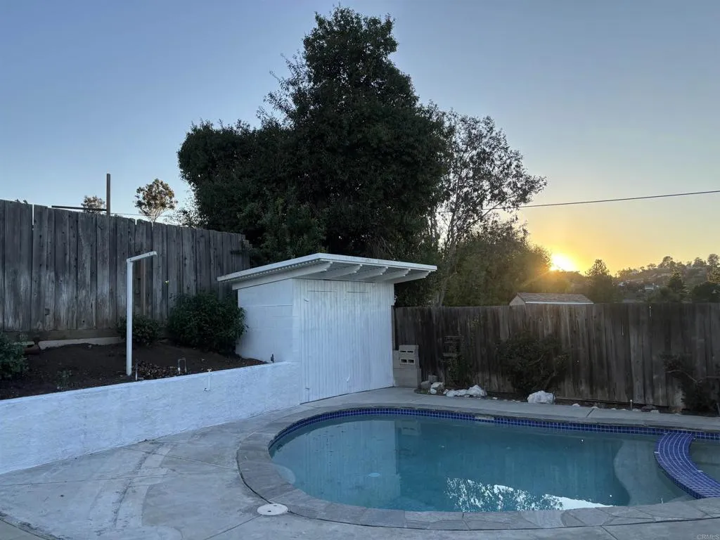 https://cdn.realtyfeed.com/cdn/127/306572519/a3ea4fb4b40659fd44078bb4c6ec3cc0.webp