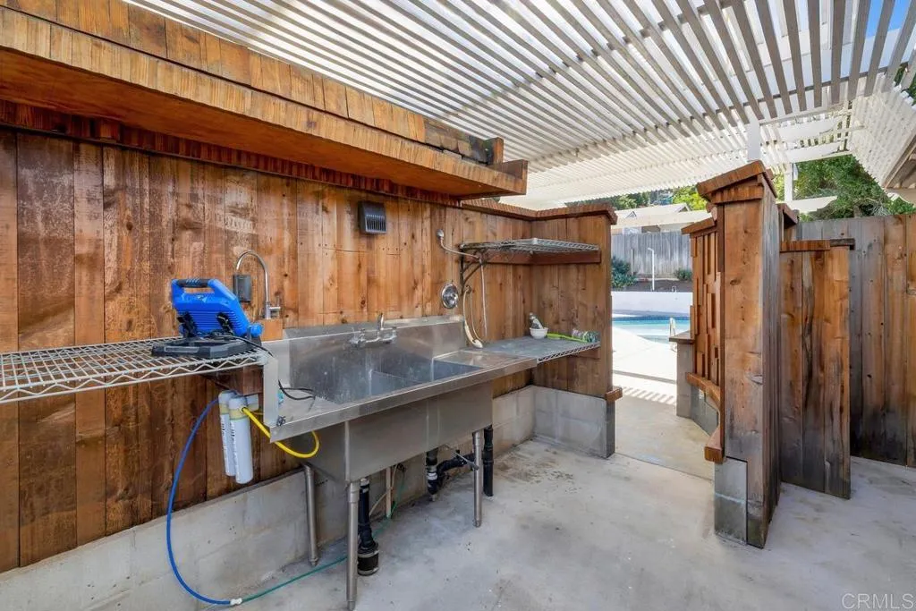 https://cdn.realtyfeed.com/cdn/127/306572519/a4c30e67c4d1e002f2e6deee7462ce9b.webp