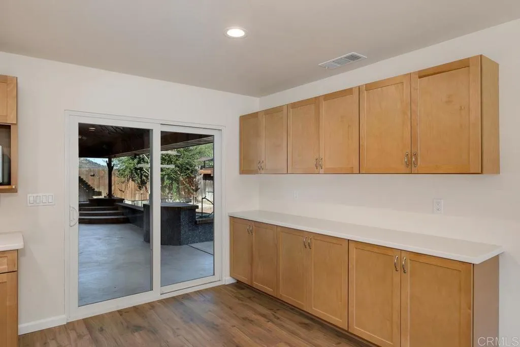 https://cdn.realtyfeed.com/cdn/127/306572519/aeb17d2618cbbd7807c01bf91da53eea.webp