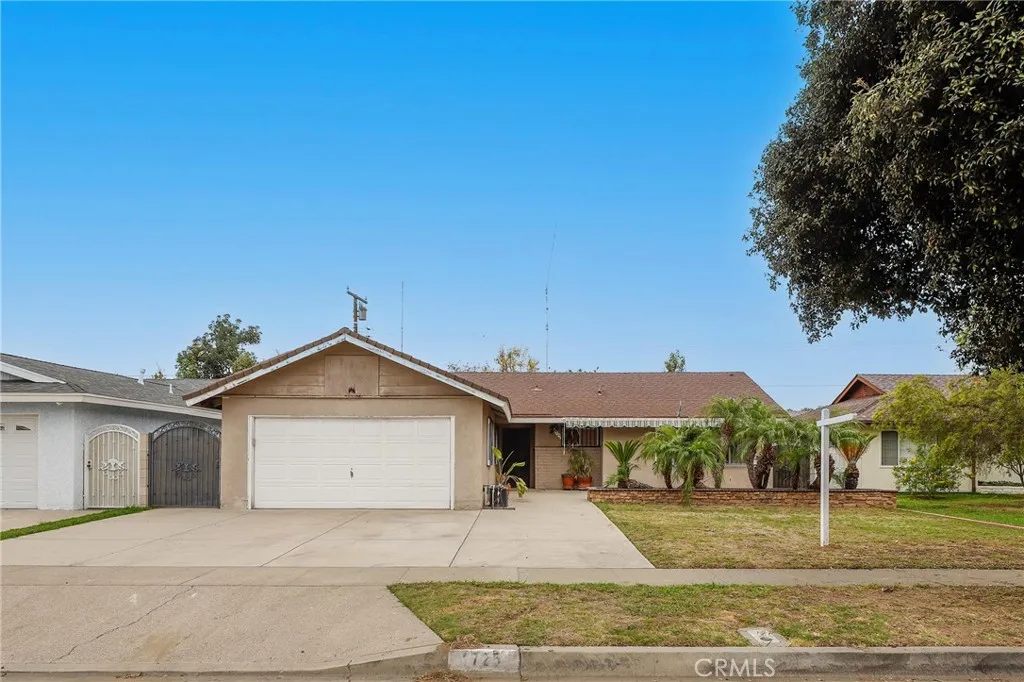 Santa Ana, CA 92704