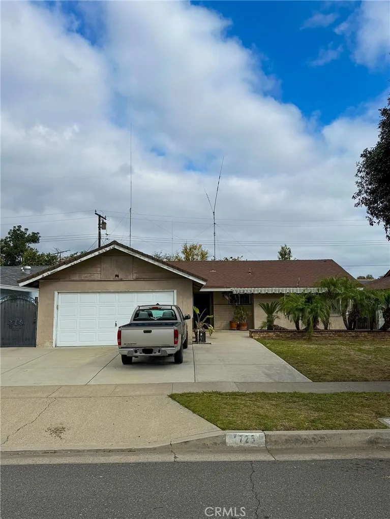 Santa Ana, CA 92704