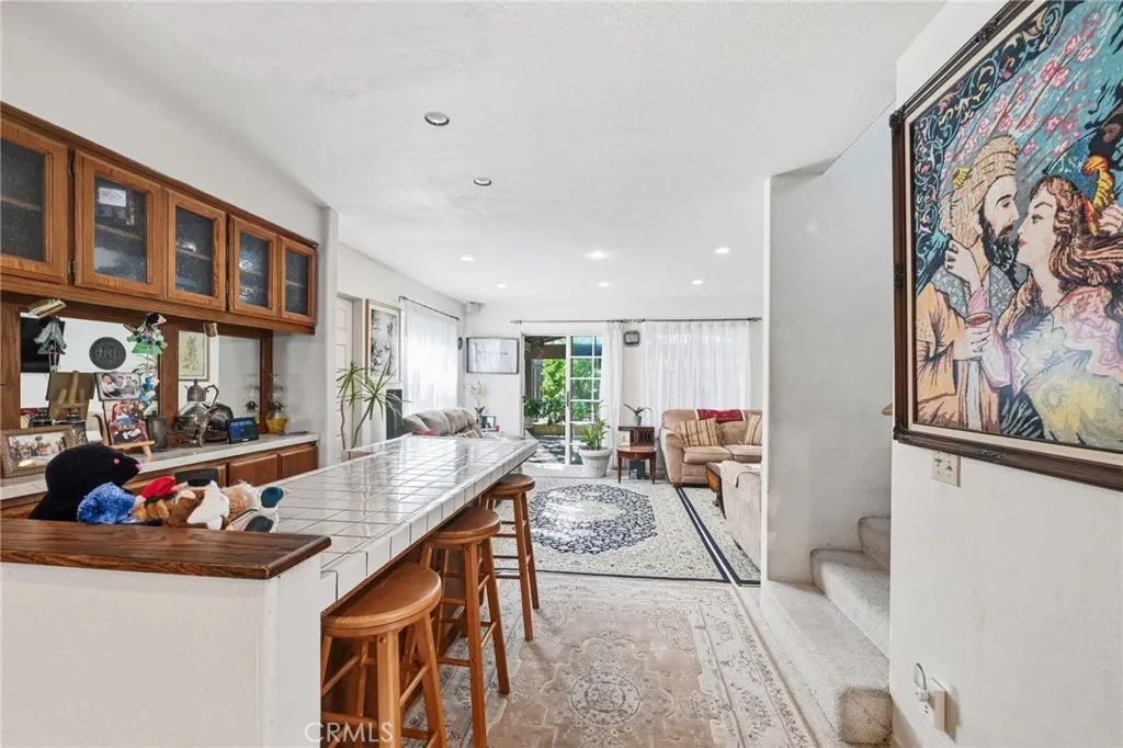 https://cdn.realtyfeed.com/cdn/127/306572531/ea99a37faacb4ad365da9e298afa6c5b.webp