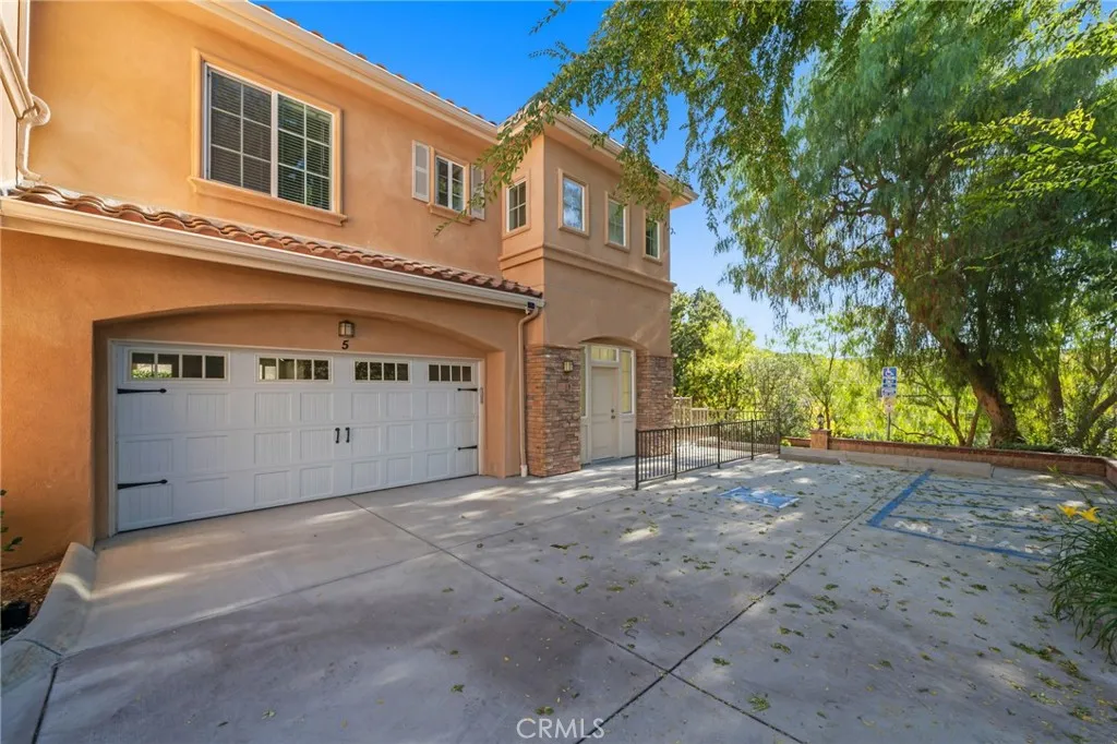 5310 Colodny Drive Unit 5, Agoura Hills, CA 91301 - Photo 3 of 39, Agoura Hills, CA