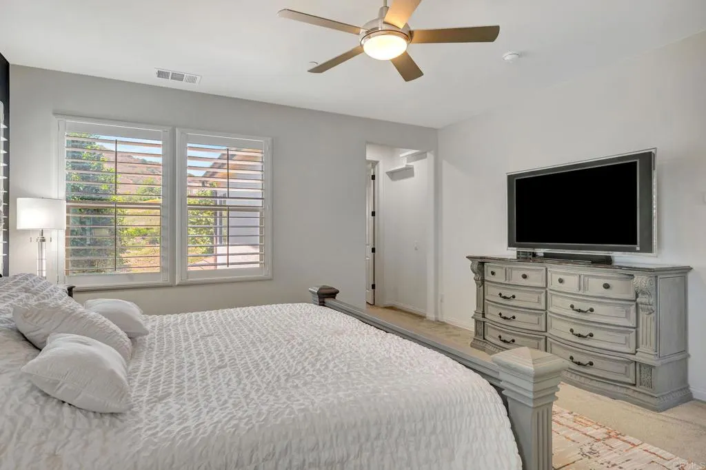https://cdn.realtyfeed.com/cdn/127/306572641/1c089301a4d8f779e9e2029b16fc89bd.webp