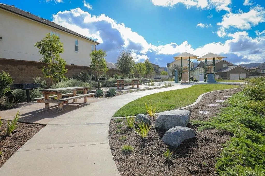 https://cdn.realtyfeed.com/cdn/127/306572641/c01bba88a7fc3e83df00e6a5cd4e1c05.webp