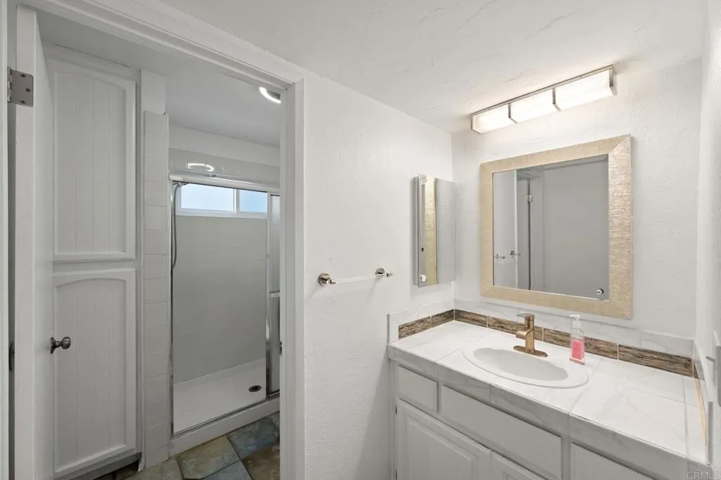 https://cdn.realtyfeed.com/cdn/127/306572644/0d9a9a61072f82d15cc5f01118ef1165.webp