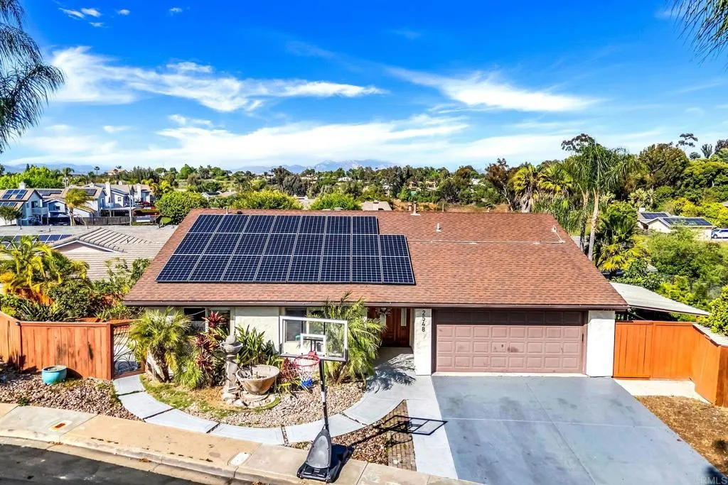 https://cdn.realtyfeed.com/cdn/127/306572644/1245f24b9cfc60687b7738046d1a3fb5.webp