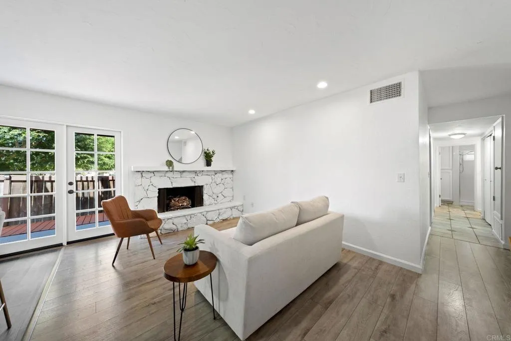 https://cdn.realtyfeed.com/cdn/127/306572644/3d0ce1e55235d05fe3c476363831f837.webp