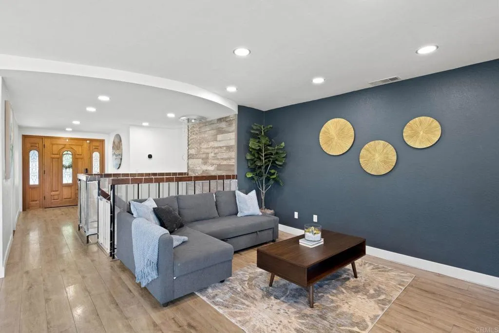 https://cdn.realtyfeed.com/cdn/127/306572644/acc255de170982c1090f7217916f9d88.webp