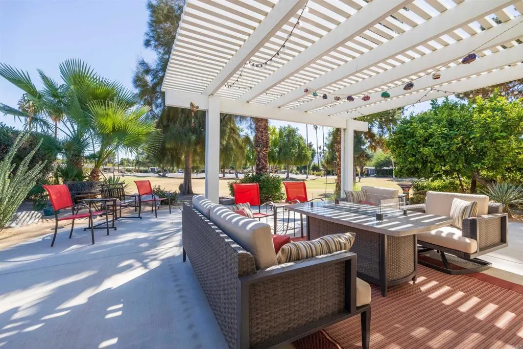 https://cdn.realtyfeed.com/cdn/127/306572743/32281507eaa0780327f93ad47a9e93e2.webp