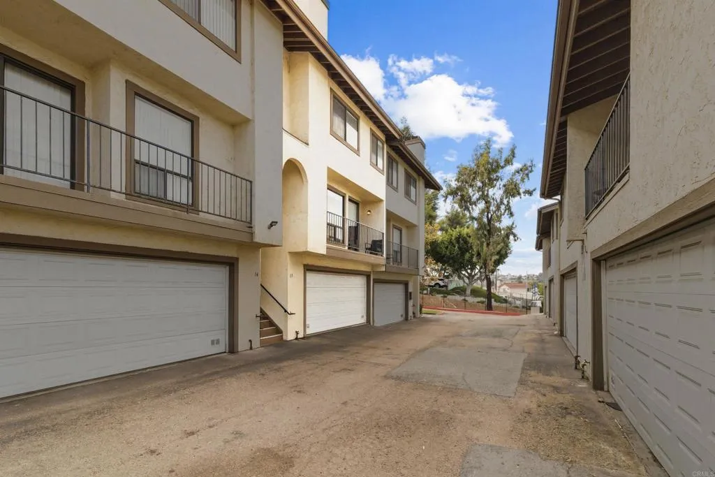 https://cdn.realtyfeed.com/cdn/127/306572755/aa0f3e7ae0aff881be07c3d0fb6d16aa.webp
