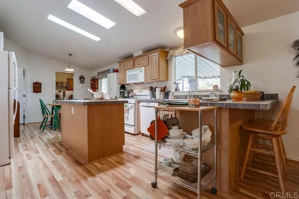 https://cdn.realtyfeed.com/cdn/127/306572776/6b7f94e687d8f5c57b790a0fdd86d104.webp