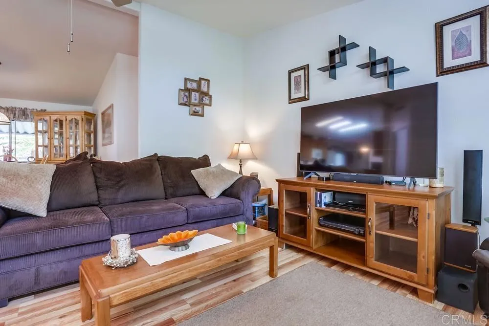 https://cdn.realtyfeed.com/cdn/127/306572776/78975a3ca1f9aea16ac0af62250003d2.webp