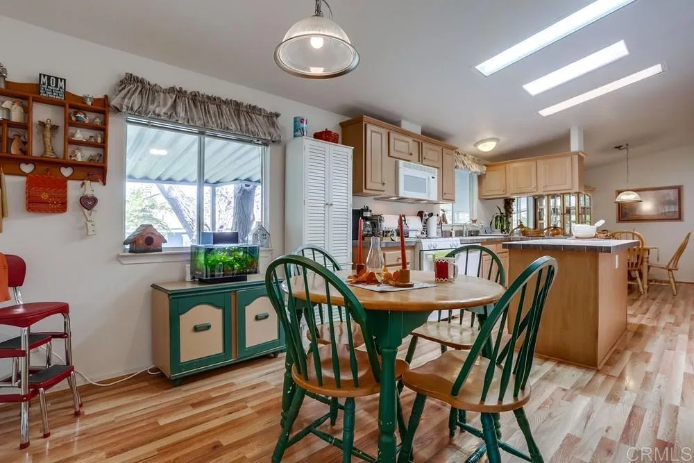 https://cdn.realtyfeed.com/cdn/127/306572776/e30a338bdea5d79f7426f4eccb98702a.webp