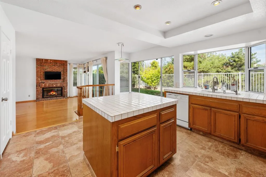 https://cdn.realtyfeed.com/cdn/127/306572783/23f3e52288917218f0cd9675eaa4e3dc.webp