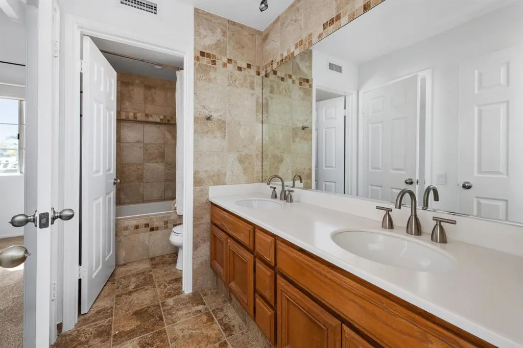 https://cdn.realtyfeed.com/cdn/127/306572783/40e93359d142f8190a64f7c82ff68d14.webp