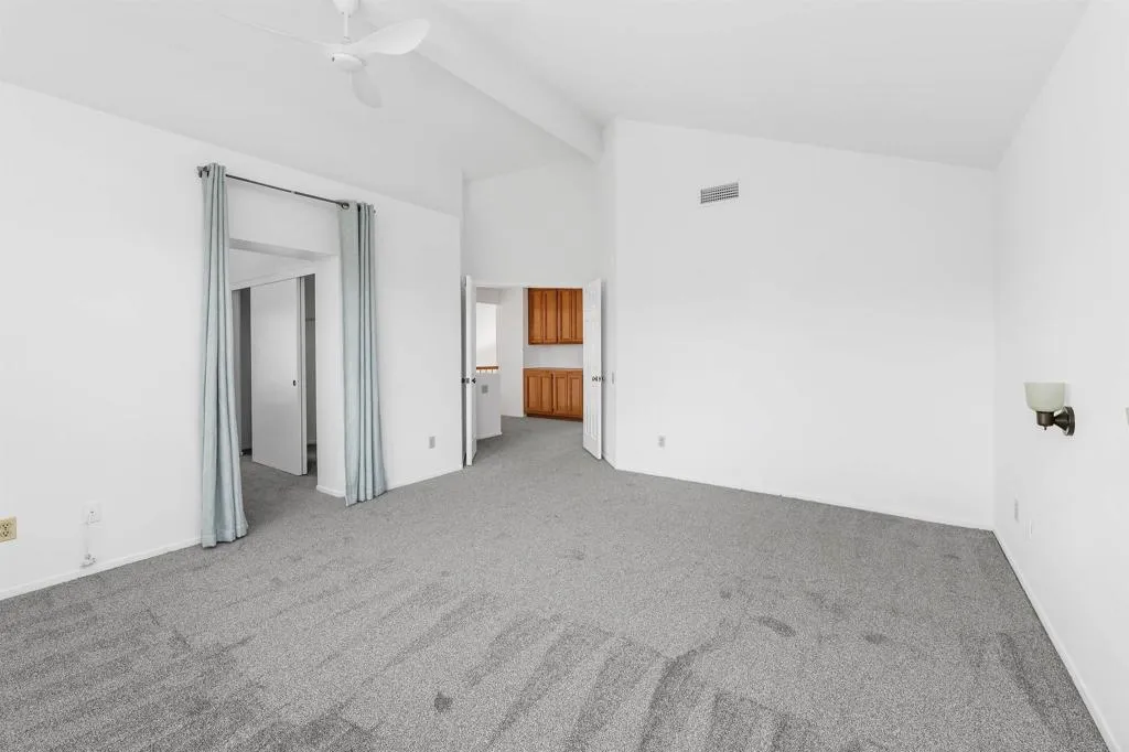 https://cdn.realtyfeed.com/cdn/127/306572783/45bbee6a732ad842eeb846e5c70dfe3e.webp