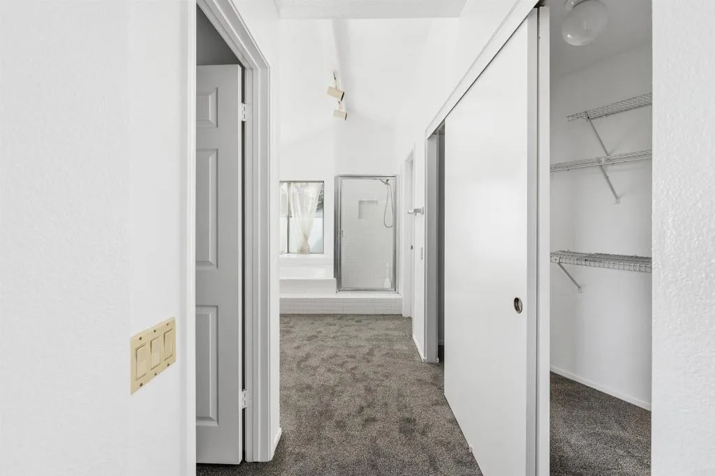 https://cdn.realtyfeed.com/cdn/127/306572783/9bcab891213d6a5089678d73eae8d5b0.webp