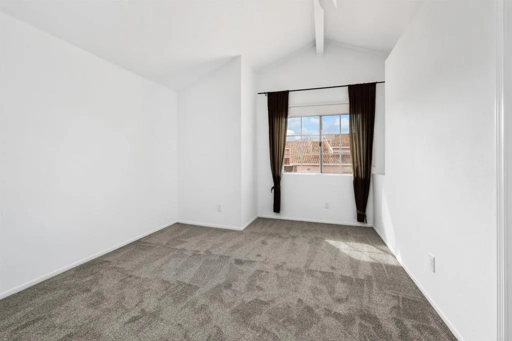 https://cdn.realtyfeed.com/cdn/127/306572783/bc6286178ca78bf8be22d58a7b35e16b.webp